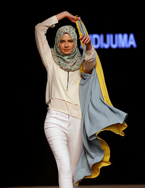 شو لباس یک طراح مالزیایی در استانبول