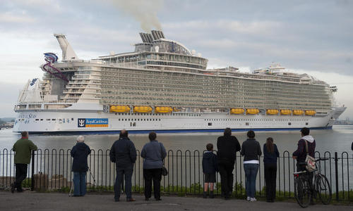 بزرگ ترین کشتی تفریحی جهان در ساحل ساوت همپتون انگلیس
