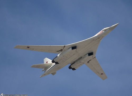 بمب افکن استراتژیک TU-160