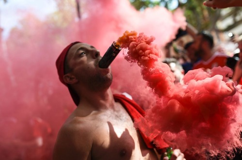 یک طرفدار تیم فوتبال ولز در بازی این تیم مقابل روسیه در جام ملت های اروپا – تولوز فرانسه