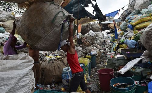 جمع کردن زباله های قابل بازیافت – مانیل