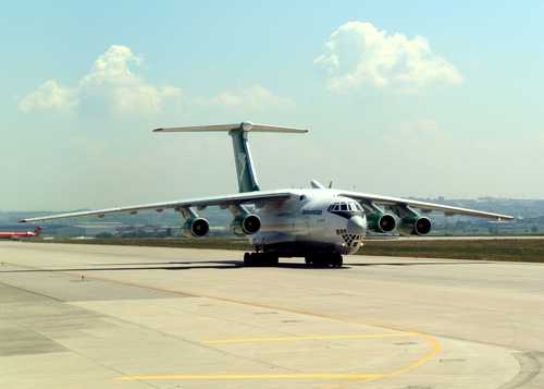 هواپیمای ایلوشین 76 یا کاندید(اسمگذاری ناتو)هواپیمای ترابری و چند منظوره استراتژیک و 4موتوره ای است که در سال 1967 به عنوان یک هواپیمای باربری در نظر گرفته شده بود و به عنوان جایگزینی برای هواپیمای آنتونوف 12 محسوب می شود.این هواپیما اصلا به منظور انتقال ماشین آلات سنگین به دورترین و فقیر ترین مناطق روسیه طراحی شده بود.