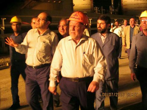 حضور بیژن زنگنه وزیر نفت در محل آتش سوزی پتروشیمی ماهشهر در ساعت 3 بامداد جمعه