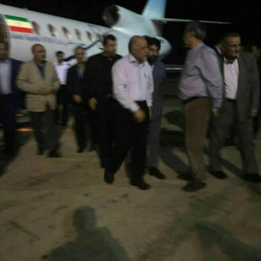 ورود بیژن زنگنه وزیر نفت به فرودگاه ماهشهر