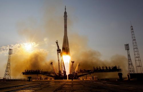 پرتاب فضا پیمای سایوز روسی از پایگاه فضایی بایکونور قزاقستان