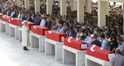 مراسم تشییع نیروهای پلیس کشته شده در کودتای اخیر ترکیه – آنکارا
