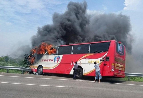 کشته شدن 26 گردشگر چینی در جریان آتش سوزی یک اتوبوس مسافربری در تایوان
