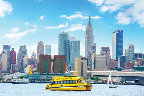 کشتی تاکسی در رودخانه هادسون نیویورک- آمریکا