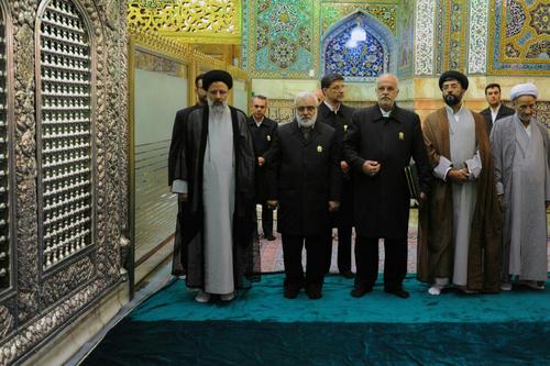 İmam Rzanın (ə) pak qəbrinin təmizlənməsi mərasimi  (Fotolar)