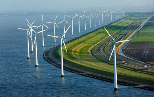 توربین های بادی در  بزرگراهی در هلند