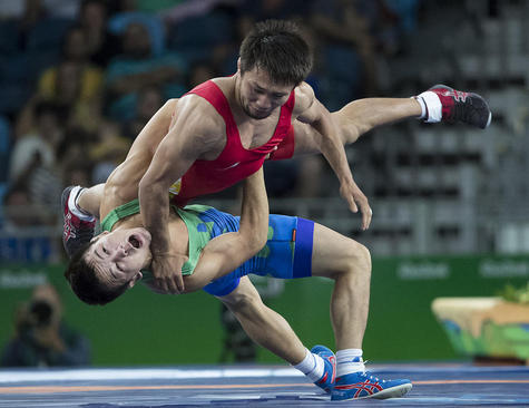 رقابت دو کشتی گیر فرنگی کار ازبکستان و قرقیزستان در المپیک ریو