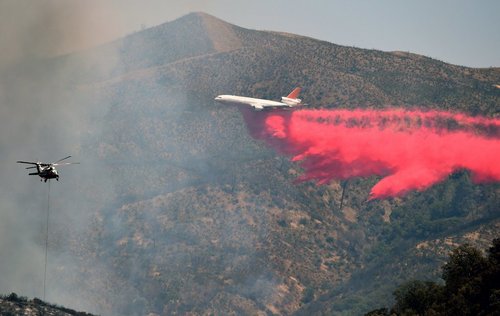 آتش سوزی در بیش از 6 هزار هکتار از جنگل ها و مراتع در ایالت کالیفرنیا آمریکا