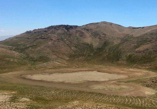 دریاچه خشک شده کوه کلار- شهرستان بروجن-  استان چهارمحال و بختیاری- کیوان کیوانی