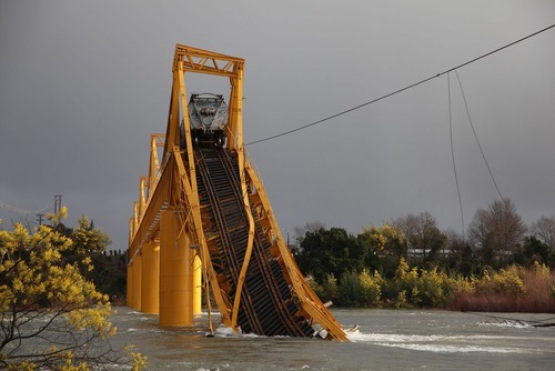 فروریختن یک پل در شیلی