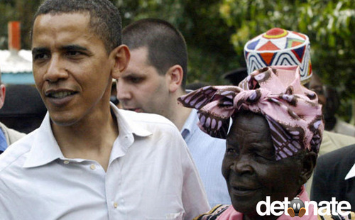 اوباما در کنار مادربزرگش سارا - سفر به کنیا در دوران سناتوری  