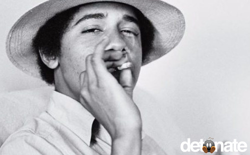 اوباما در حال سیگار کشیدن