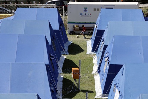  اردوگاه اسکان موقت زلزله زدگان در ایتالیا