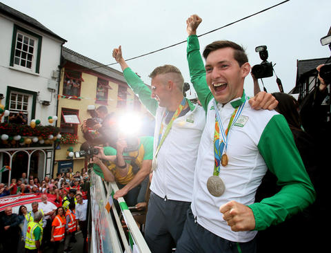 استقبال از دو برادر قهرمان و مدال آور المپیک در شهر کورک در جمهوری ایرلند
