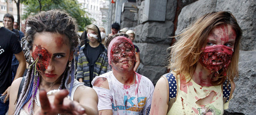 راهپیمایی زامبی ها در شهر کی یف اوکراین
