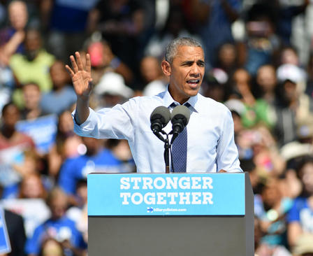 سخنرانی باراک اوباما رییس جمهور آمریکا در کمپین انتخاباتی هیلاری کلینتون بیمار در شهر فیلادلفیا ایالت پنسیلوانیا