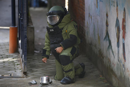 خنثی کردن دو بمب کار گذاشته شده در دو زودپز کوچک در مدرسه ای در کاتماندو نپال