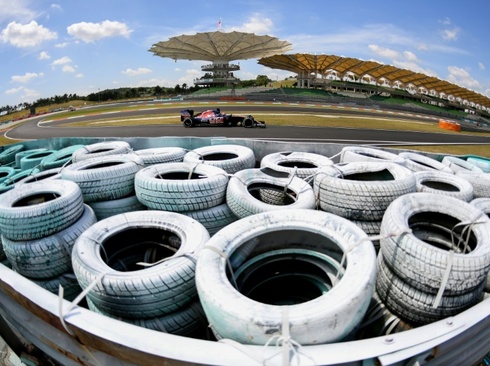 پیست سرعت مسابقات ماشین سواری در مالزی - خبرگزاری فرانسه