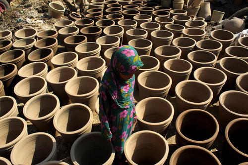 کارگاه سفال سازی در پیشاور پاکستان