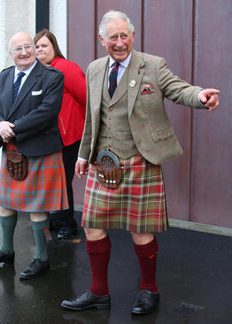 پرنس چارلز ولیعهد بریتانیا در لباس سنتی اسکاتلندی