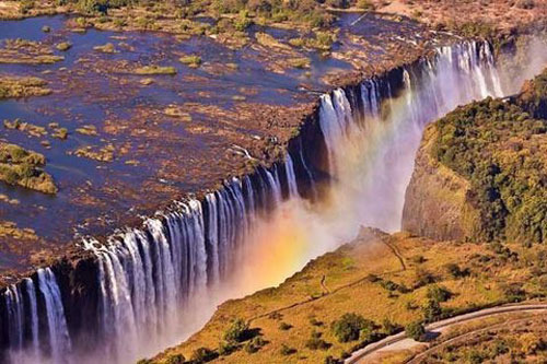 آبشار ویکتوریا، زامبیا و زیمبابوه،355 پا
