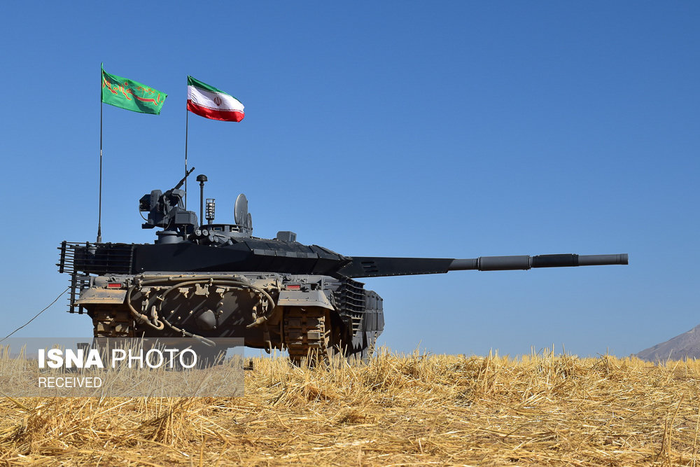إزاحة الستار عن أول دبابة إیرانیة متطورة (+صور)