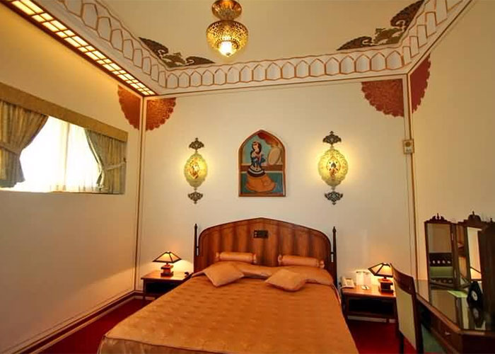 تقرير CNN عن أقدم فندق في إيران