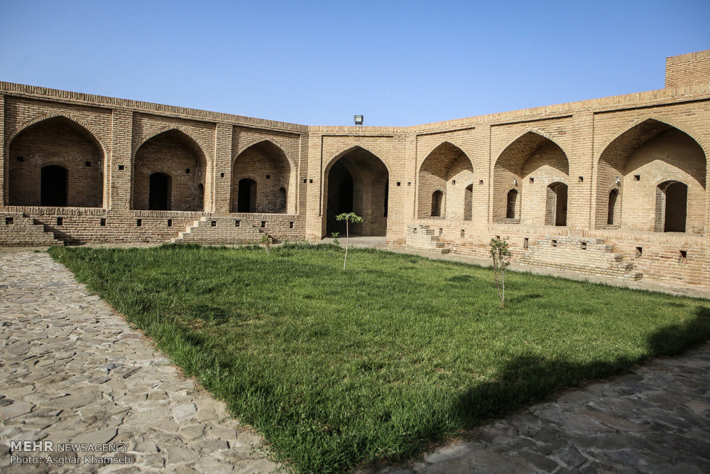 خان 