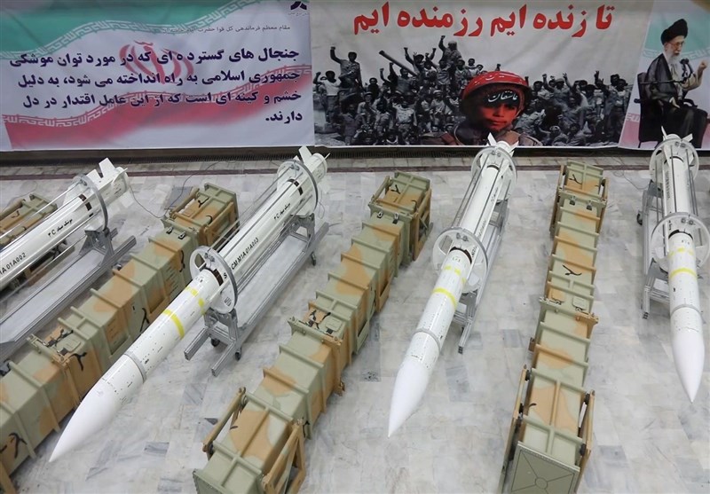 إيران تدشن خط انتاج صواريخ 