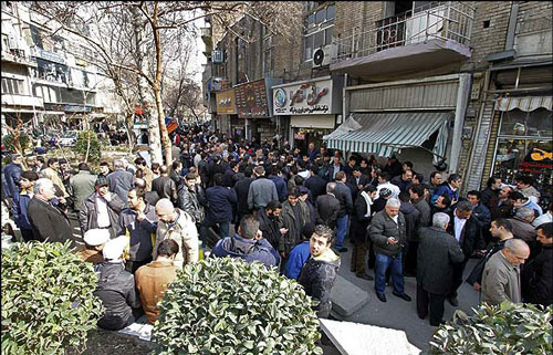 شرطة طهران تعتقل 90 متلاعبا باسعار النقد الاجنبي