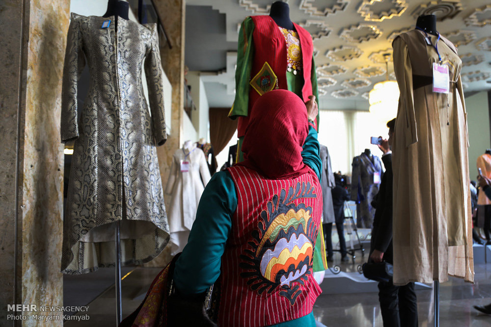 افتتاح مهرجان فجر للموضة والأزياء (صور)