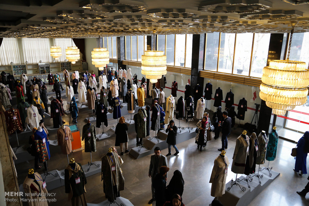 افتتاح مهرجان فجر للموضة والأزياء (صور)