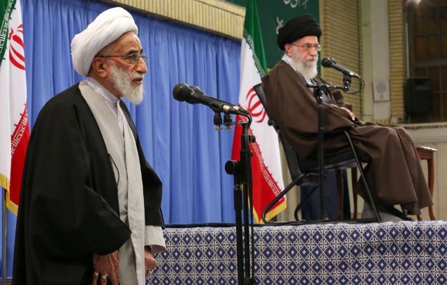 آية الله جنتي يتنحي عن امامة صلاة الجمعة آية الله جنتي يتنحي عن امامة صلاة الجمعة