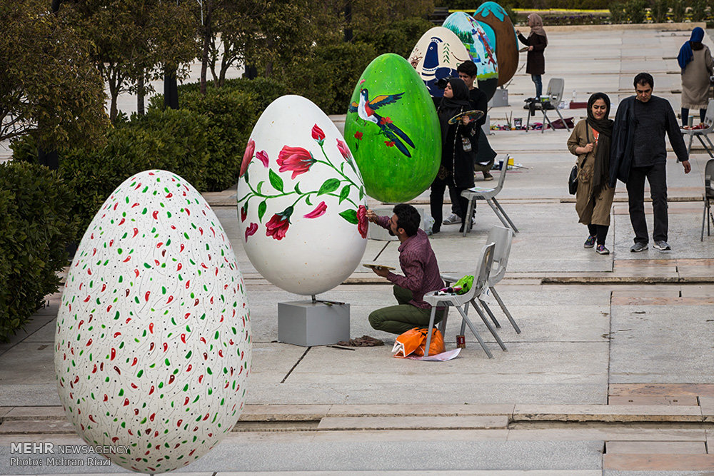 تزيين طهران عشية عيد النوروز (صور)