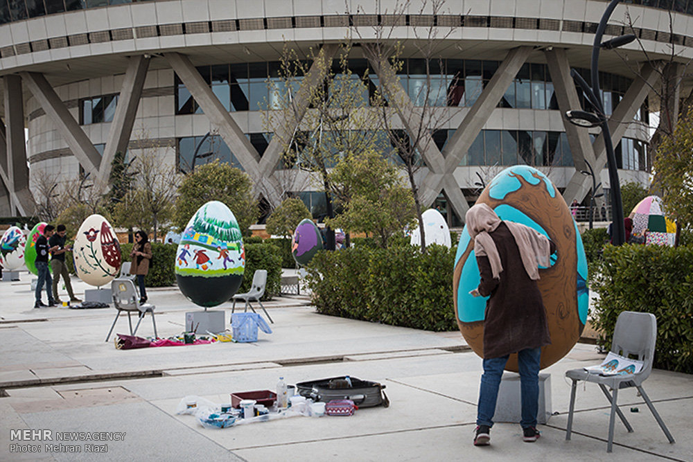 تزيين طهران عشية عيد النوروز (صور)