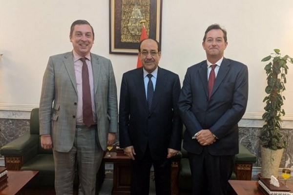 سفيرا بريطانيا في طهران وبغداد يلتقيان عددا من الشخصيات العراقية سفيرا بريطانيا في طهران وبغداد يلتقيان عددا من الشخصيات العراقية