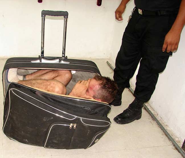 فرار از زندان با چمدان