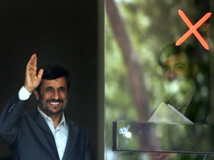 مشایی و احمدی نژاد مشایی و احمدی نژاد