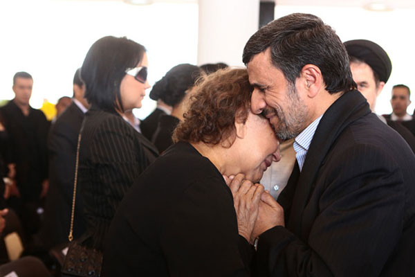 احمدی نژاد و مادر چاوز
