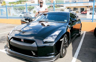 سریعترین انسان و اتومبیل جهان