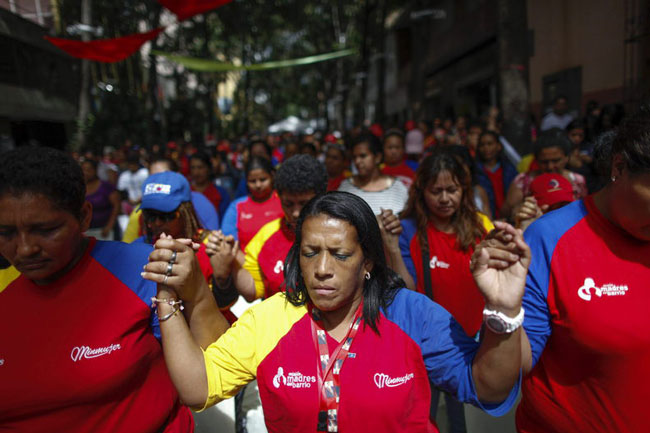 دعای هواداران چاوز 