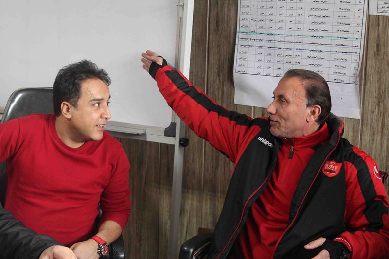 بازيگر مشهور تئاتر در تمرين پرسپوليس (عکس)