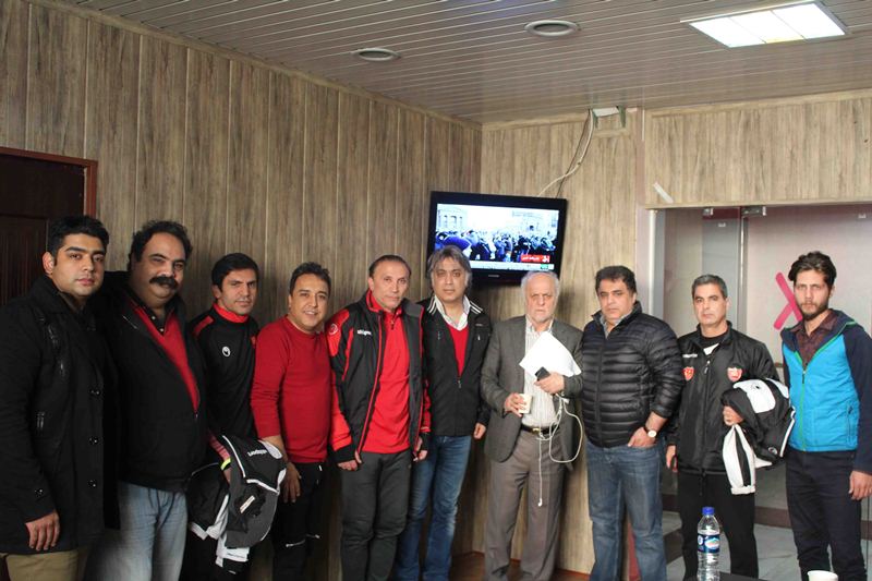 بازيگر مشهور تئاتر در تمرين پرسپوليس (عکس)