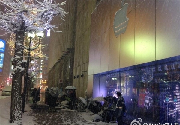 خرید بستههای عید اپل به قیمت جان+عکس خرید بستههای عید اپل به قیمت جان+عکس