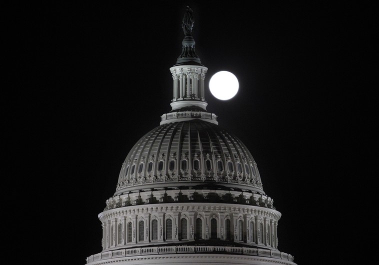 روزنامه اسراییلی: آغاز به کار کنگره جدید آمریکا با دستور کار تحریم ایران و تنبیه فلسطین روزنامه اسراییلی: آغاز به کار کنگره جدید آمریکا با دستور کار تحریم ایران و تنبیه فلسطین