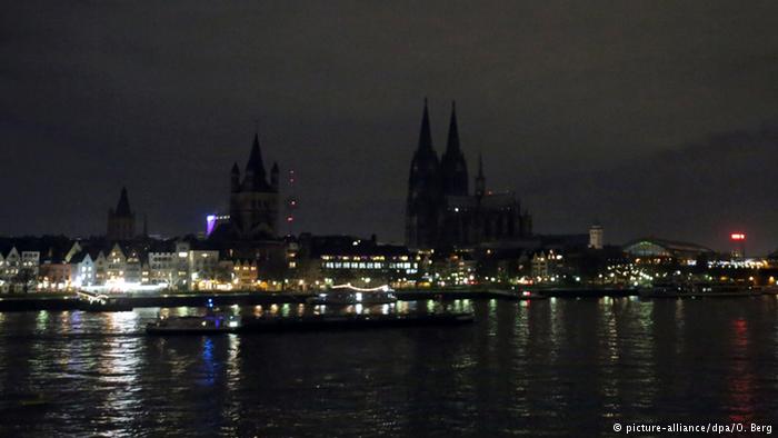 تظاهرات هزاران نفر در آلمان علیه اسلامستیزی و خارجیستیزی تظاهرات هزاران نفر در آلمان علیه اسلامستیزی و خارجیستیزی